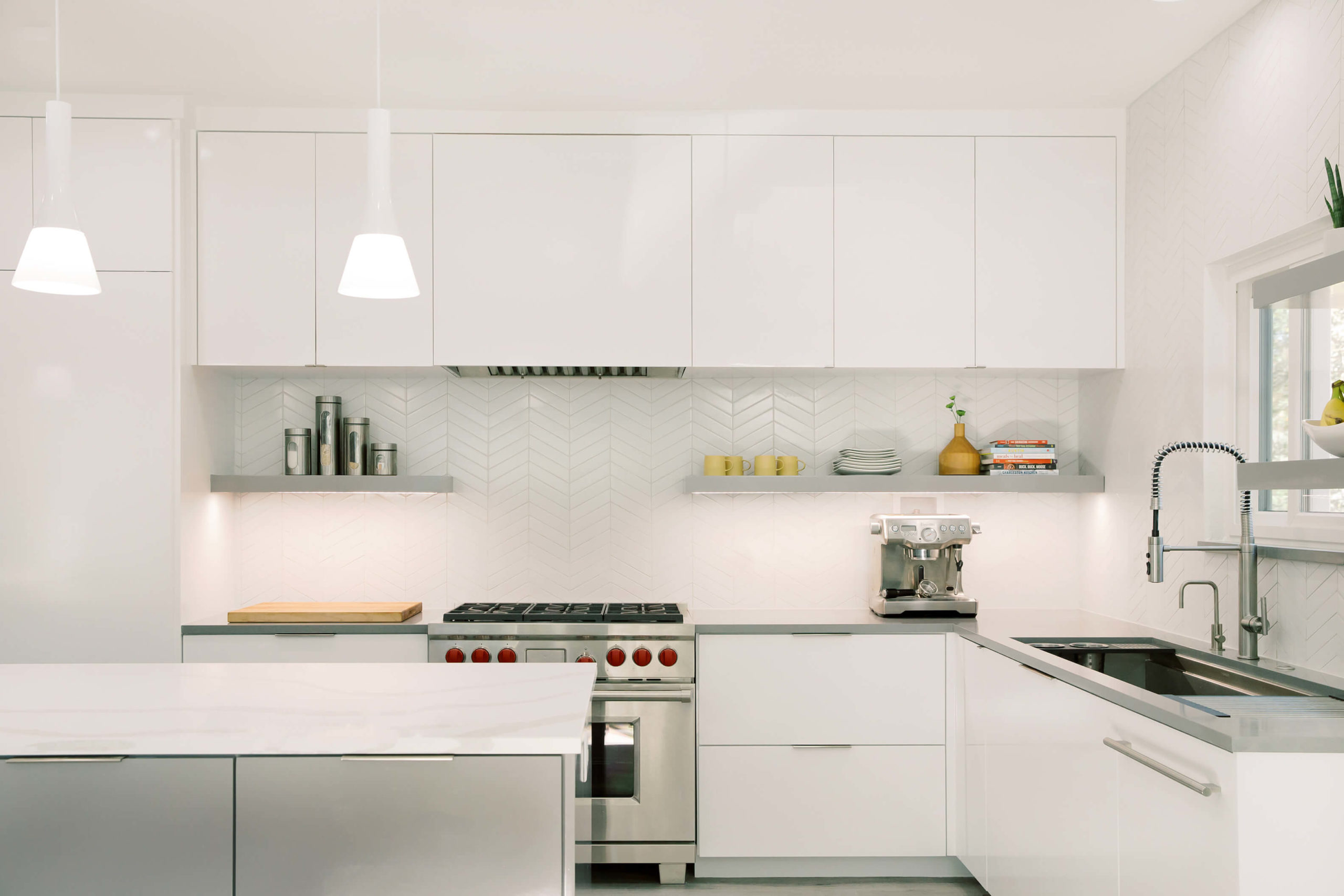 8 Items to Modernize Your Kitchen